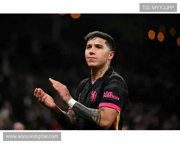 切尔西前锋恩佐虽传射建功，赛后疲劳引关注